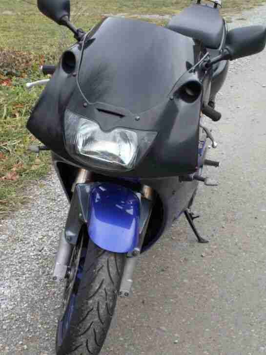 1 x Kawasaki ZXR 400, E.z. 08/1995, mit Tüv bis 05/2022 ab nur 1€ schon