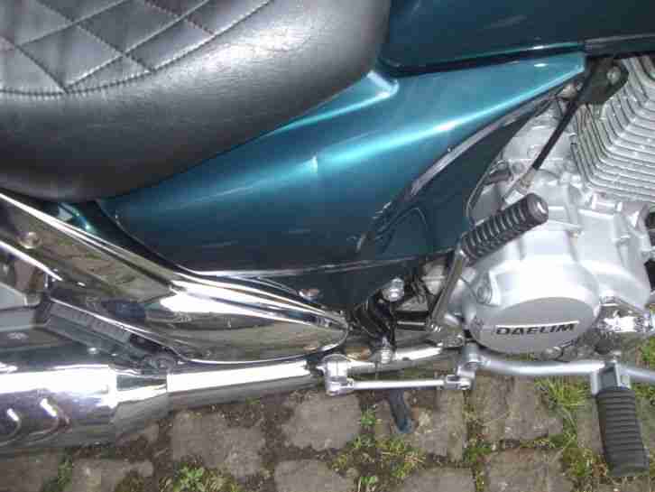 125 Daelim VS 125 F
