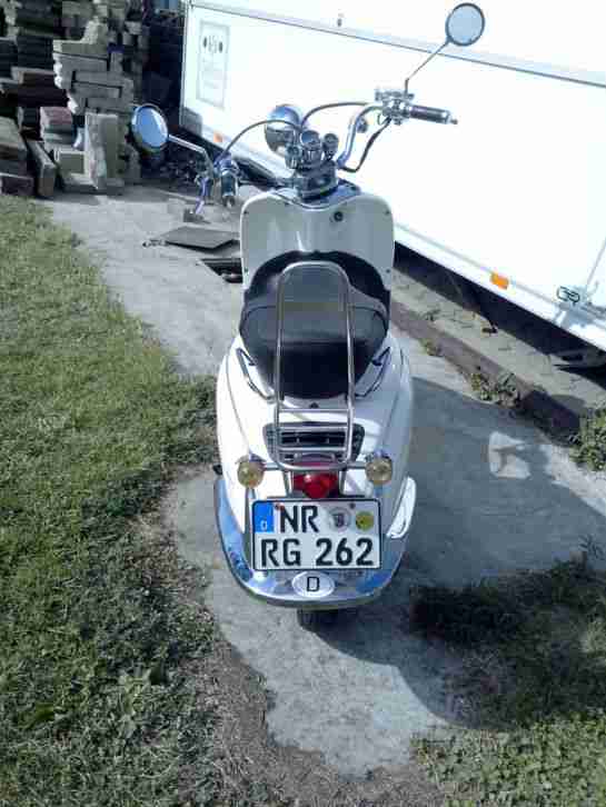 125 ccm Motorroller in Retro Optik