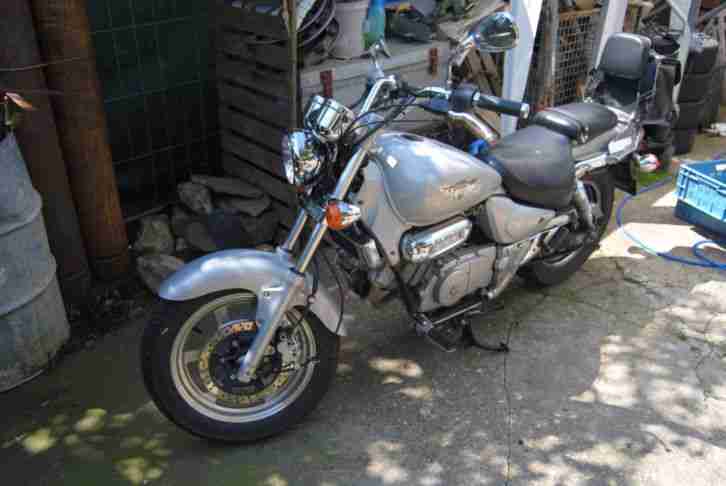 125er Chopper Motorrad Hyosung Aquila