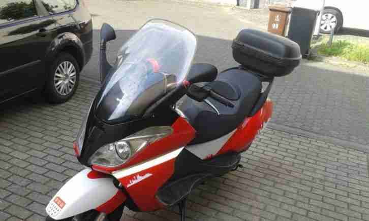 125er Motorroller Aprilia im"Köln-Design"