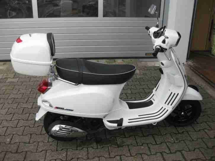 125er i.e.3V Vespa Piaggio 2,5 Jahre alt 01.10.2012 Benziner Leichtkraftroller