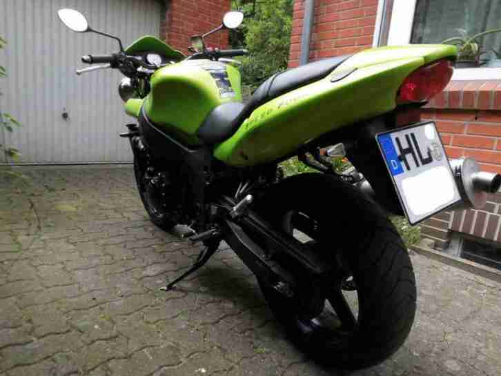 Triumph Speed Four, Leovince SBK, Superbikelenker, Stahlflex, Miniblinker