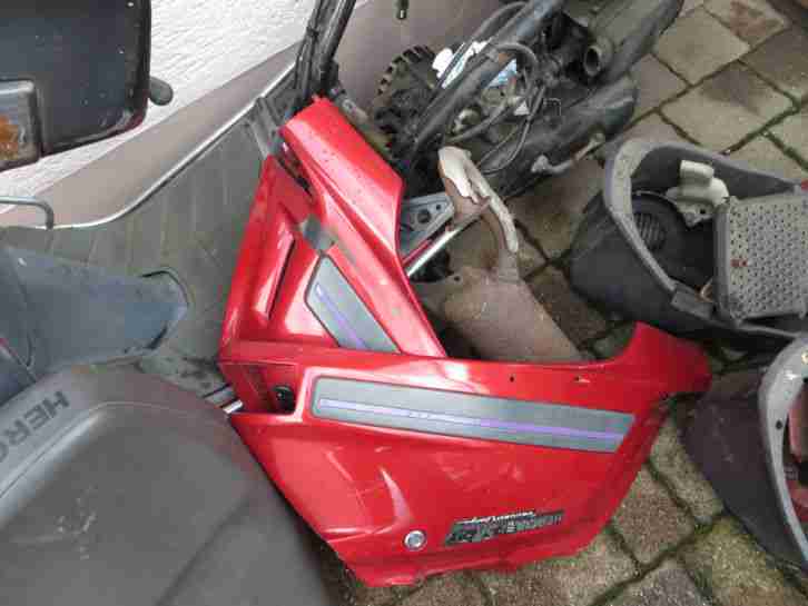 2 Roller mit 50 ccm . 1 x Peugeot SV und 1 x Herkules Samba