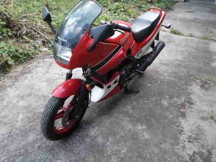 2 Stück Kawasaki GPZ500S Bastlerfahrzeuge eine komplett eine Teile