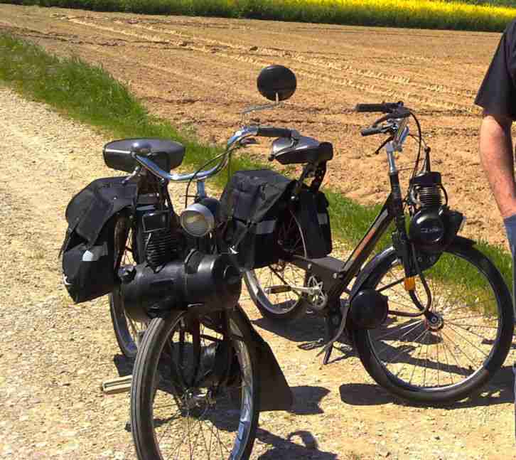 2 Velosolex in gutem Zustand, fahrbereit, mit Papieren in gutem Zustand
