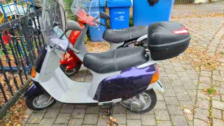 2 Motorroller Piaggio