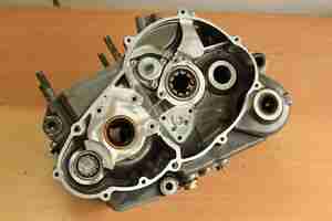 2005 KTM 640 LC4 Motorgehäuse 625 SMC SXC Motor Rumpf Block Hälfte High Flow