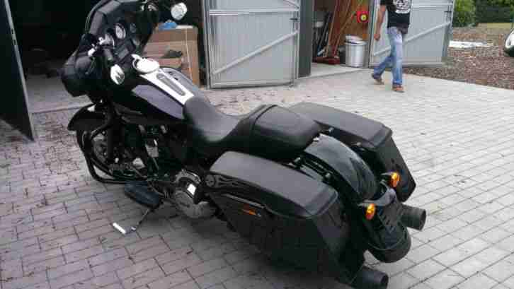 2011 Harley Davidson Street Glide LOOK