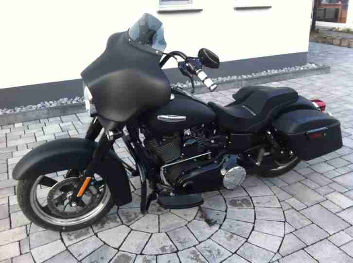 2012 Harley-Davidson FLD Dyna Switchback