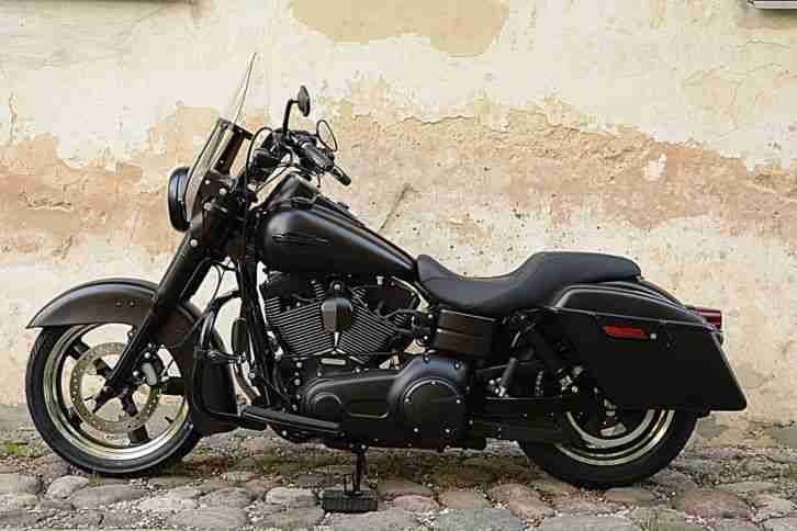 2014 Harley Davidson FLD Switchback Schwarz