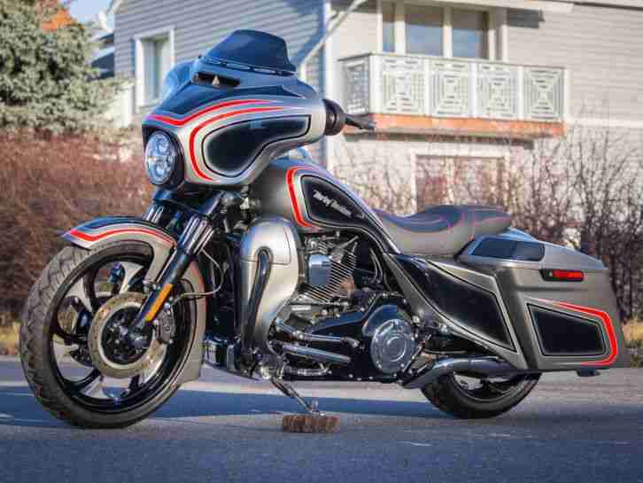 2016 HARLEY DAVIDSON FLHXSE Street Glide CVO Bagger