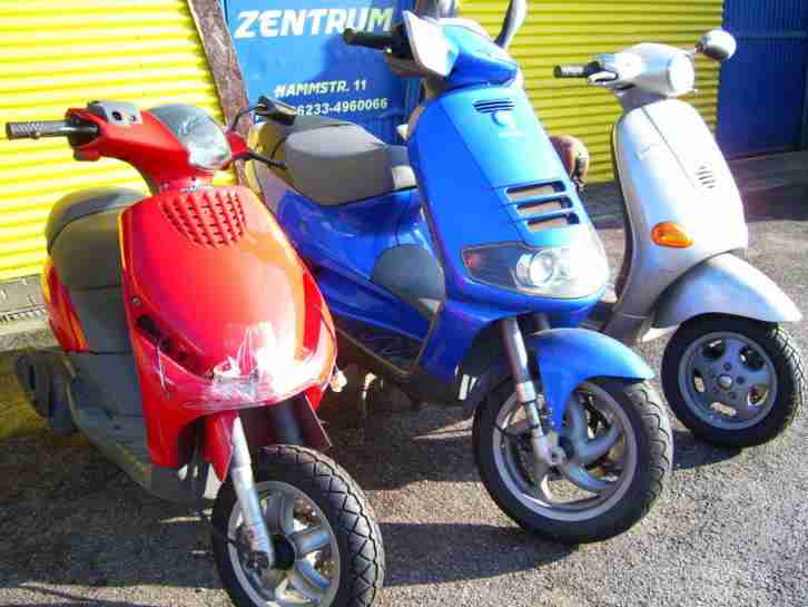 3 Piaggio Vespa Motorroller Vespa ET 2 50