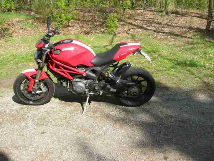 Ducati Monster 1100 Evo aus 1.Hand, erst 13000Km