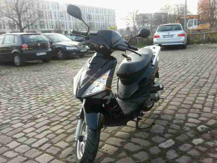 45 er roller wenig km orginal läuft gut bj.13,06,2008 12 zoll reifen