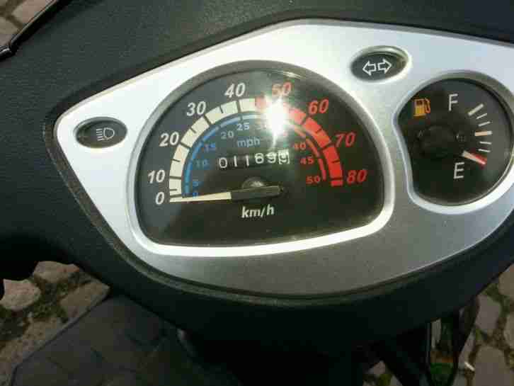 45 er roller wenig km orginal läuft gut bj.13,06,2008 12 zoll reifen