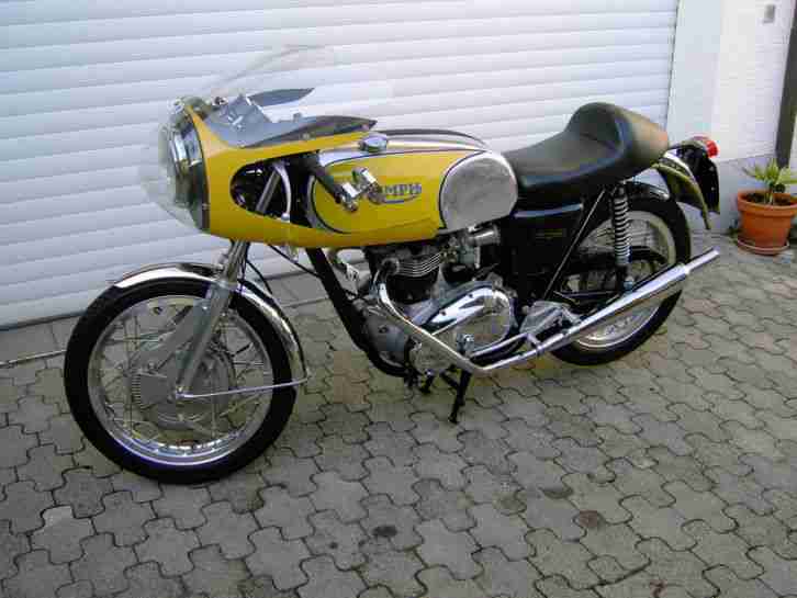 750 Triumph Bonneville Bj. 1980 im Sport-Trimm