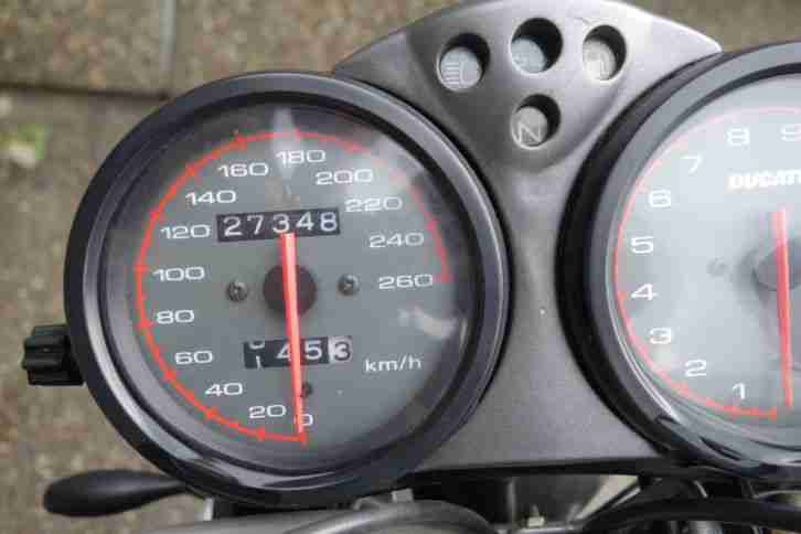 900 Monster unter 28 000 Km guter zustand