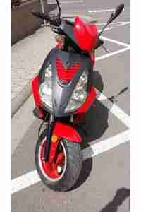 AGM Firejet 50 One Roller (1700km) Inspekton, Baterie Neu.Angemeldet bis 02/2015