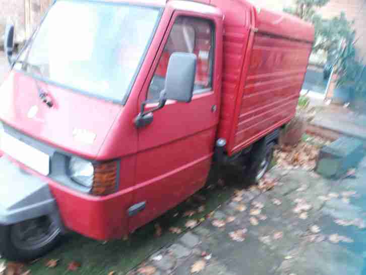 APE TM Piaggio Kasten, rot, 2Sitzer, Erstzulassung 2004, 7kW