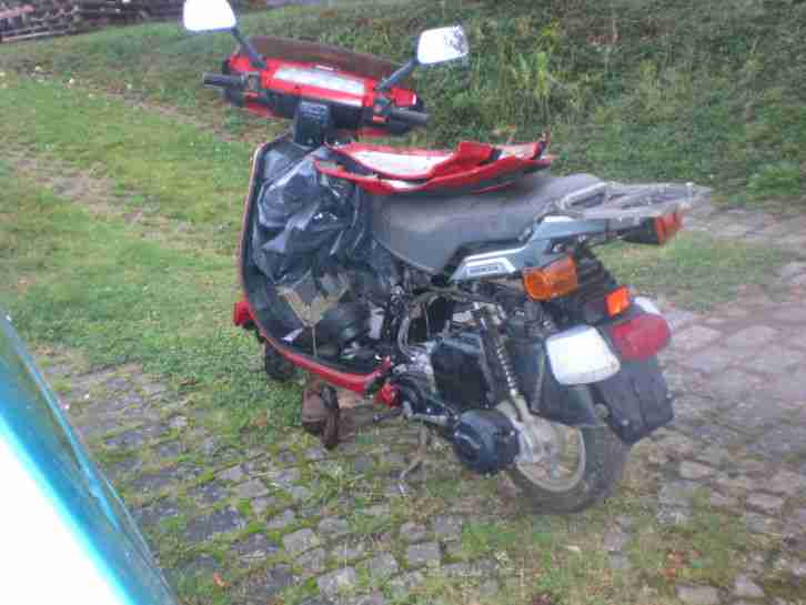 Alte Honda zum auschlachten