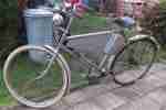 Altes Fahrrad mit Simson Steppke Motor,