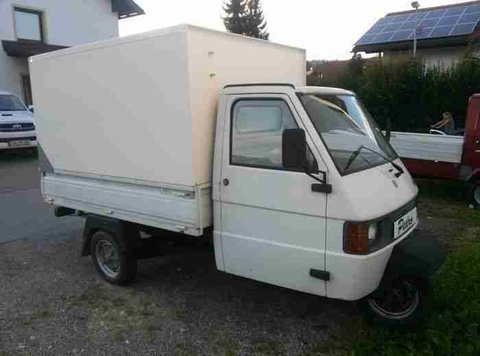 Ape TM Pritsche mit Alukoffer und Rückfahrkamera