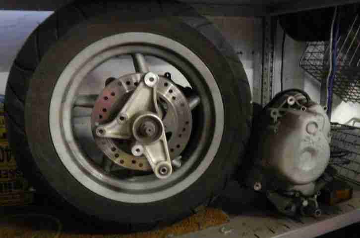 Aprilia-Loenardo-125 ccm 4-Takt Roller mit Motorschaden plus viel Zubehör