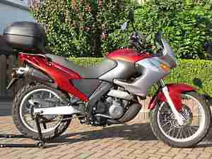 Aprilia Pegaso 650 ie., Typ RW, 36kw, EZ 2002, mit GIVI-Topcase