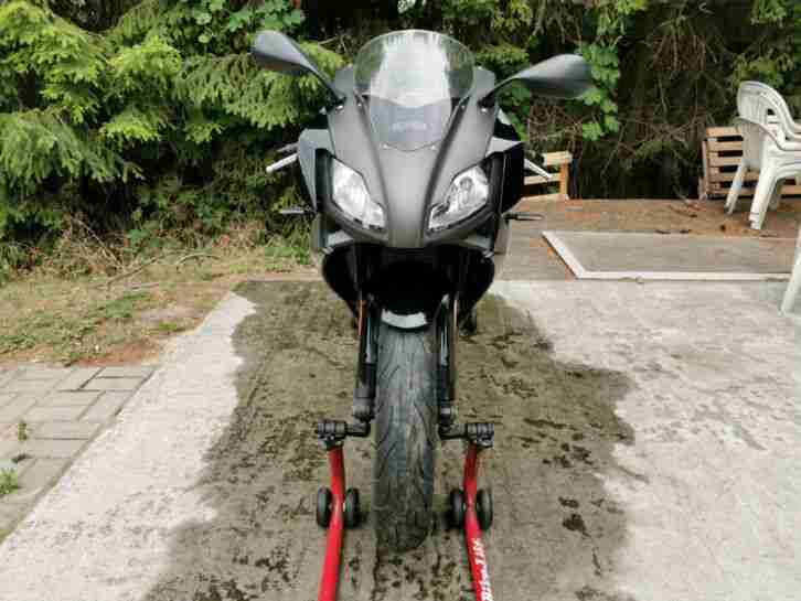 Aprilia RS 125 (2007) nicht fahrbereit ! Verkauf als Schlachter / Teilespender !