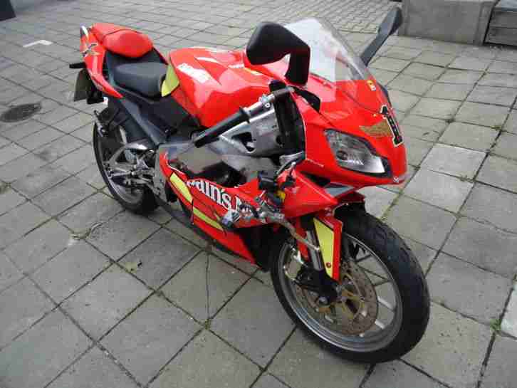 Aprilia RS 125 BJ 2009,Drosselung auf 80 kmh,Unfallschaden,Motor Läuft ,1 Hand