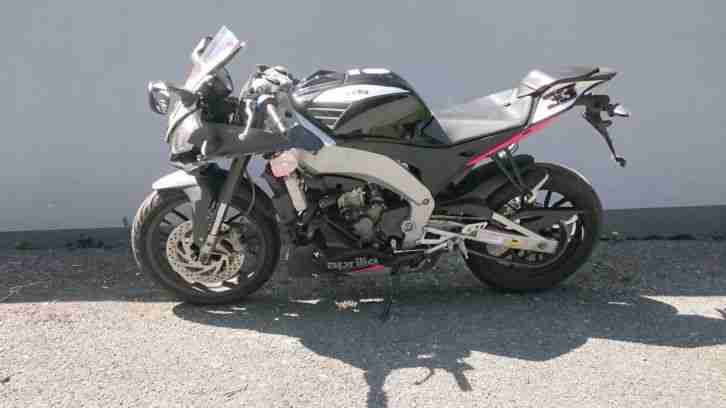 Aprilia RS4 125 EZ: 08 2015 UNFALL