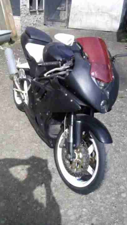 Aprilia RSV 1000 Mille BMW S1000RR Streetfighter Rennmaschine