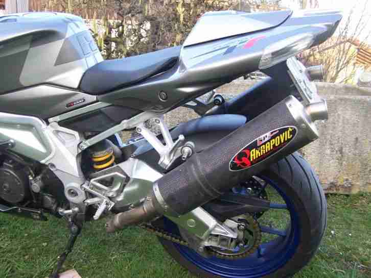 Aprilia RSV 1000 Tuono R