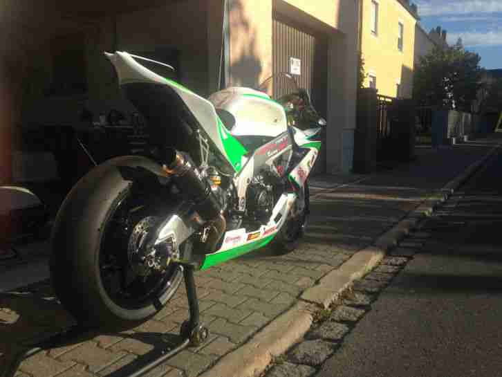 Aprilia RSV4 APRC Rennstrecke