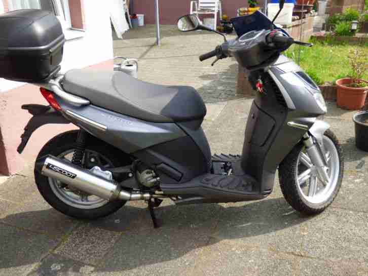 Aprilia Roller Sport City 125.