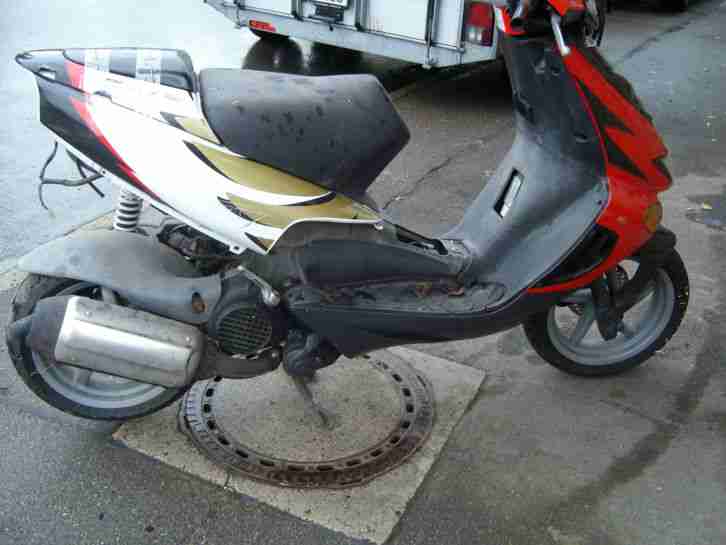 Aprilia SR 125 Scheunenfund mit vollst. Papieren EZ 2000