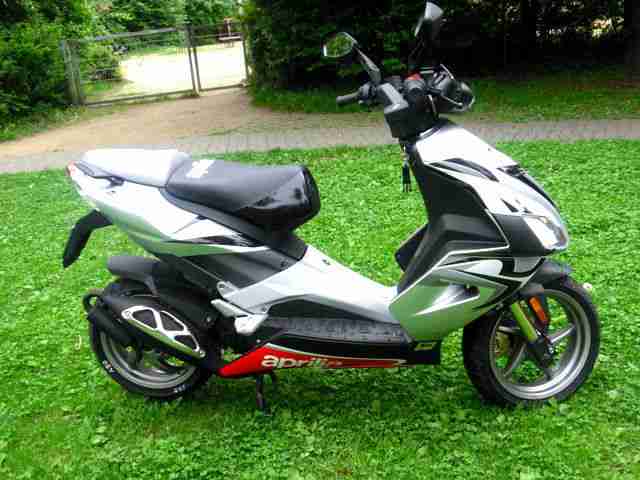 Aprilia SR 25/50 R Vergaser Model 25 Papiere