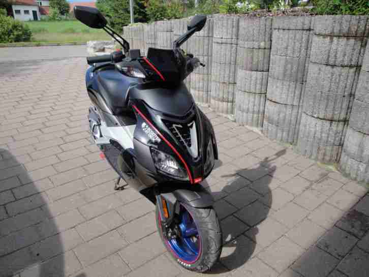 Aprilia SR 50 R FACTORY