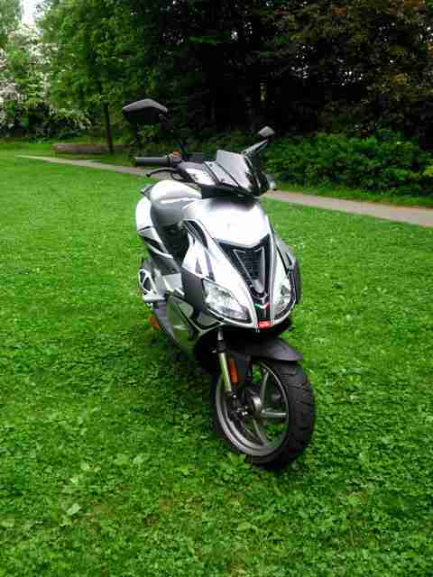 Aprilia SR 50 R Vergaser 25/50er Papiere Factory 25er