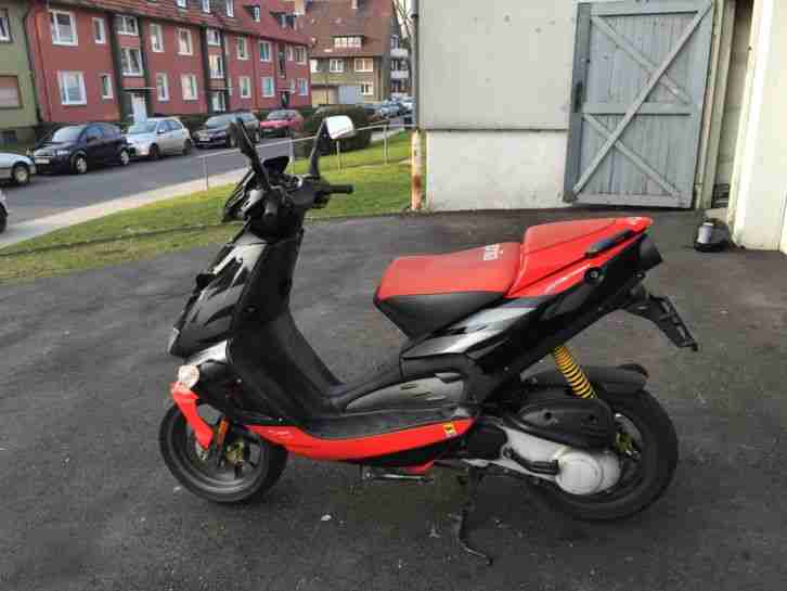 Aprilia SR 50 Street**50'er Roller/25'er Mofa**EZ. 2009**1.Hand**Km-Stand 8600**