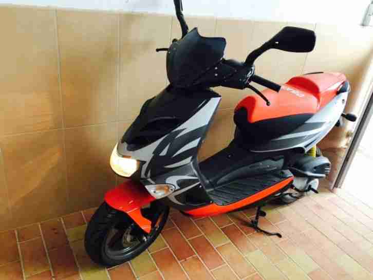 Aprilia SR 50 Street Mofaroller Roller