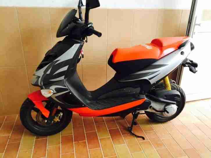 Aprilia SR 50 Street Mofaroller Roller