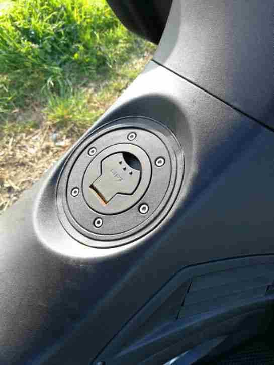 Aprilia SR MAX 125 Sportroller / XXL Stauraum+Zubehör / TÜV 03.2019 / ANSCHAUEN!