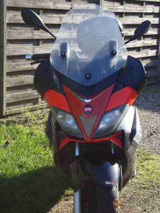 Aprilia SR Max 300