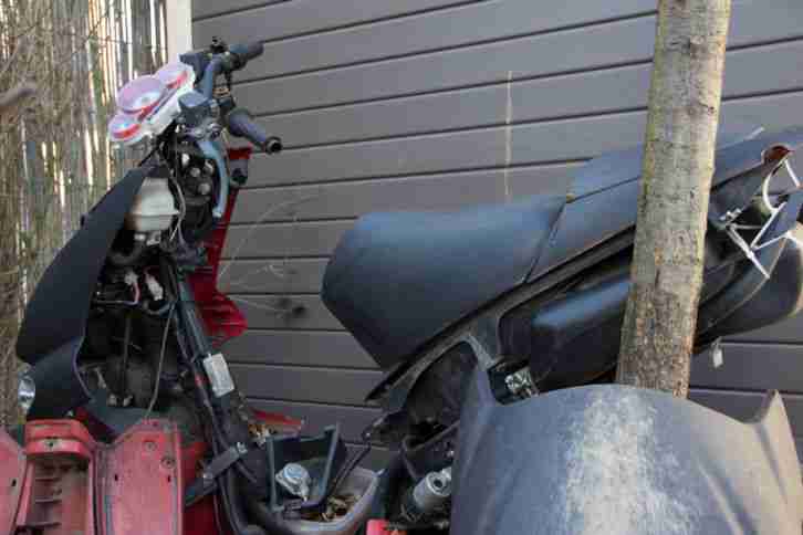 Aprilia SR50 DiTech nicht Fahrbereit zusätzlich eine zum Ausschlachten