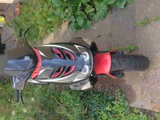 Aprilia SR50 Roller für Bastler.12747 Kilometerstand. Erstzulassung Juni 2002