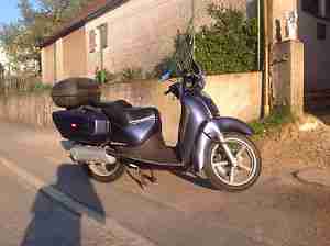 Aprilia Scarabeo 125 Roller mit Kofferset / EZ 06/2000 / 26.720 km / PLZ 86641