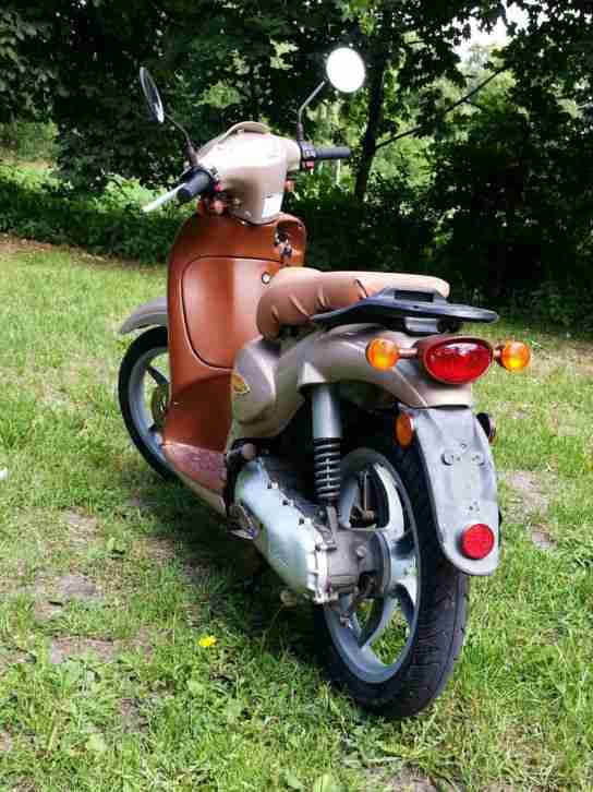 Aprilia Scarabeo 50 , springt an und fährt sehr gut