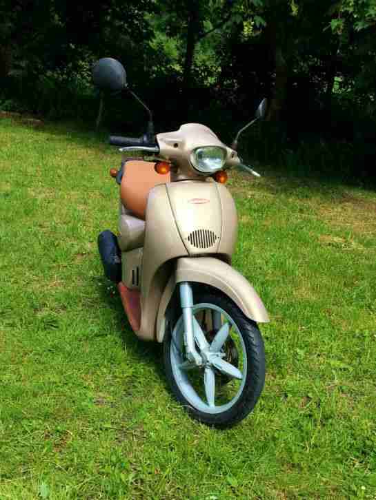 Aprilia Scarabeo 50 , springt an und fährt sehr gut